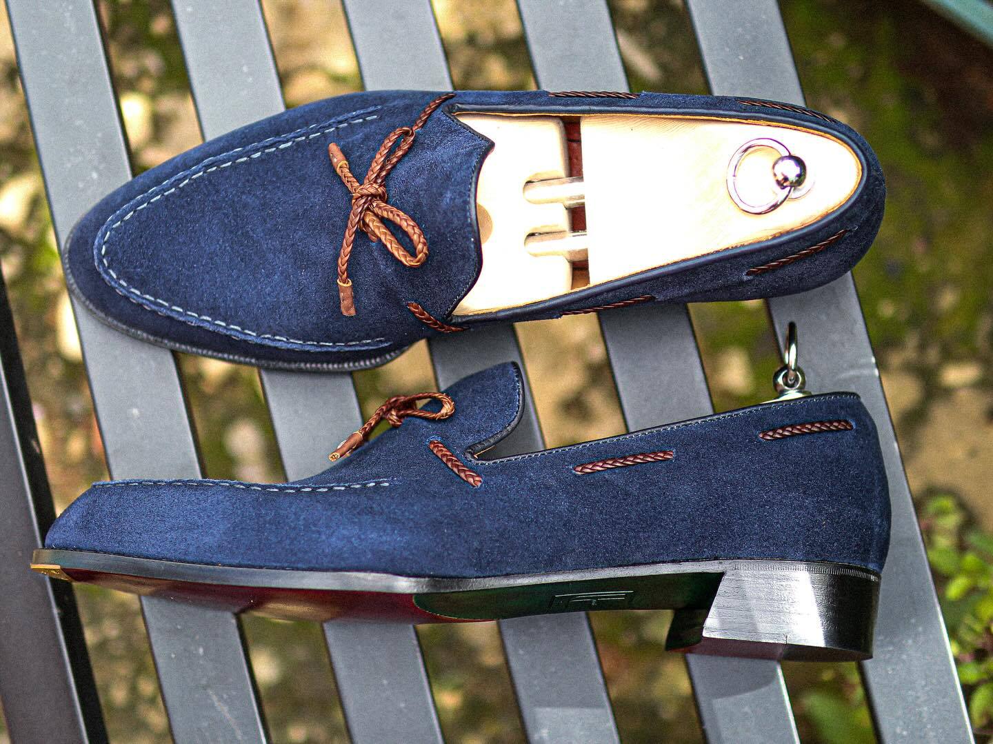 Loafer With Blue Straw Patterned Ribbon