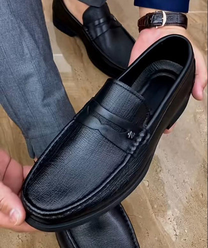 Men Textured Lightweight Leather Loafers