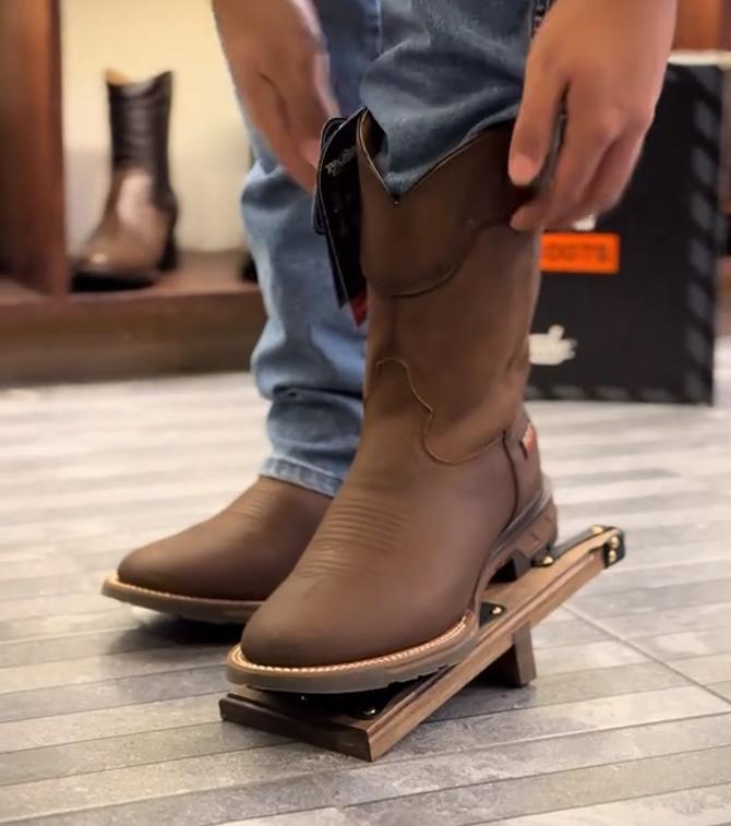 Men's Hardwearing Western Leather Boots